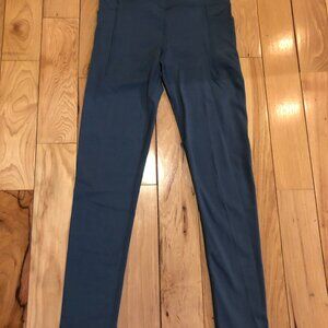 NWT Highwaist Leggings with pockets - Girls Size L - Eucalyptus